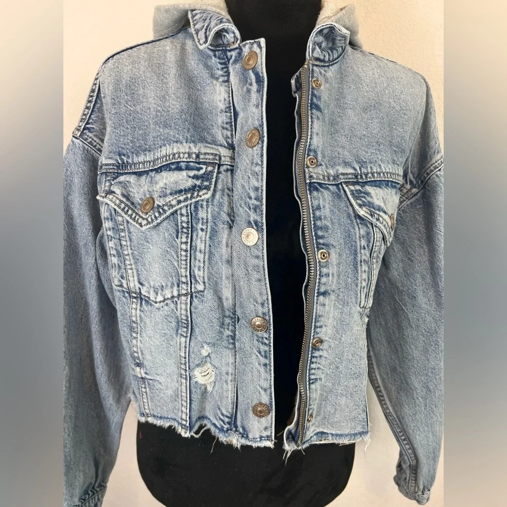 American Eagle Zipped up Distress Hoodie Denim Jackets Size: Medium - Picture 2 of 10